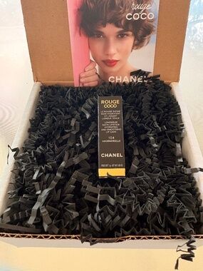 NWT Chanel Rouge Coco longer satin lipstick Sample 0.03Oz- 104 mademoiselle